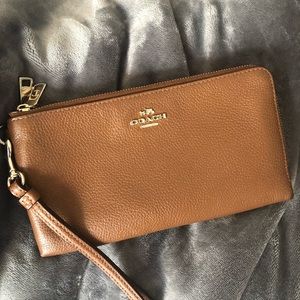 NWOT Coach Double Zip Wallet Tan Leather